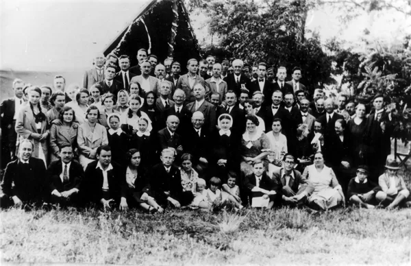 A konferencia résztvevői között Kardoskúton 1933-ban